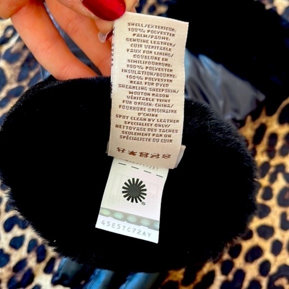 Brand New UGG Water Resistant Smart Touchscreen Black Gloves w/ Genuine Leather - Picture 14 of 16